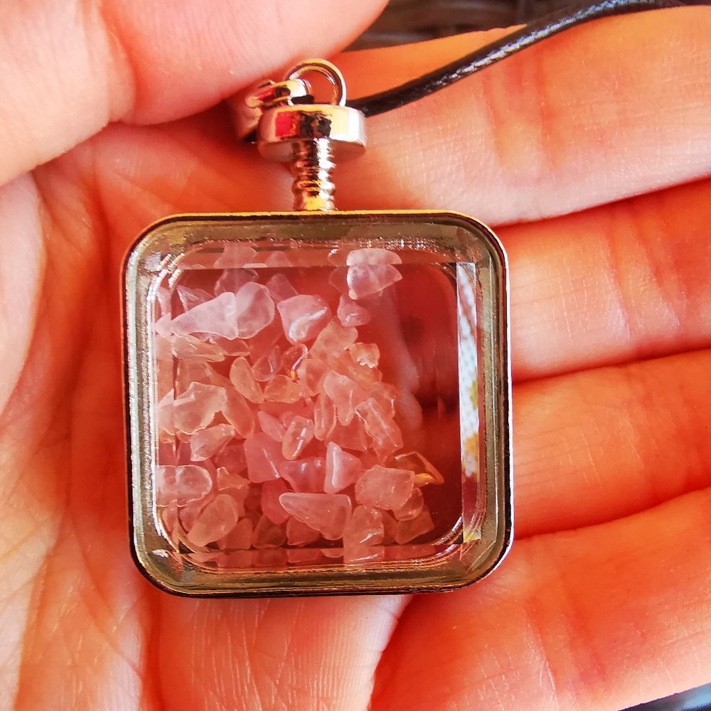 Glass box crystal chip rose quartz necklace